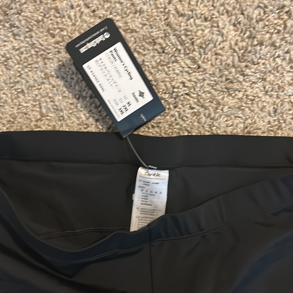 NWT Santic Cycling 3/4th Pants Padded Women’s Size Large - Picture 5 of 8